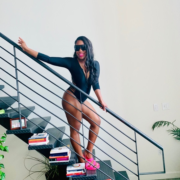 Swimsuit ZIPPER FRONT LONG SLEEVE - Picture 1 of 2